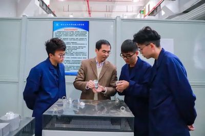 “寧送外賣不進工廠”已成過去？應屆畢業生揭秘 高端制造業的機電一體化專業真香